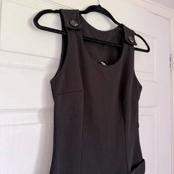 Vintage 1960s black mod mini dress with drop waist belt - size Medium (M) - Picture 3 of 6